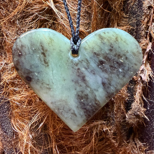 Manawa / Heart Pounamu Pendant - NZ Greenstone | Hapopo Totoweka