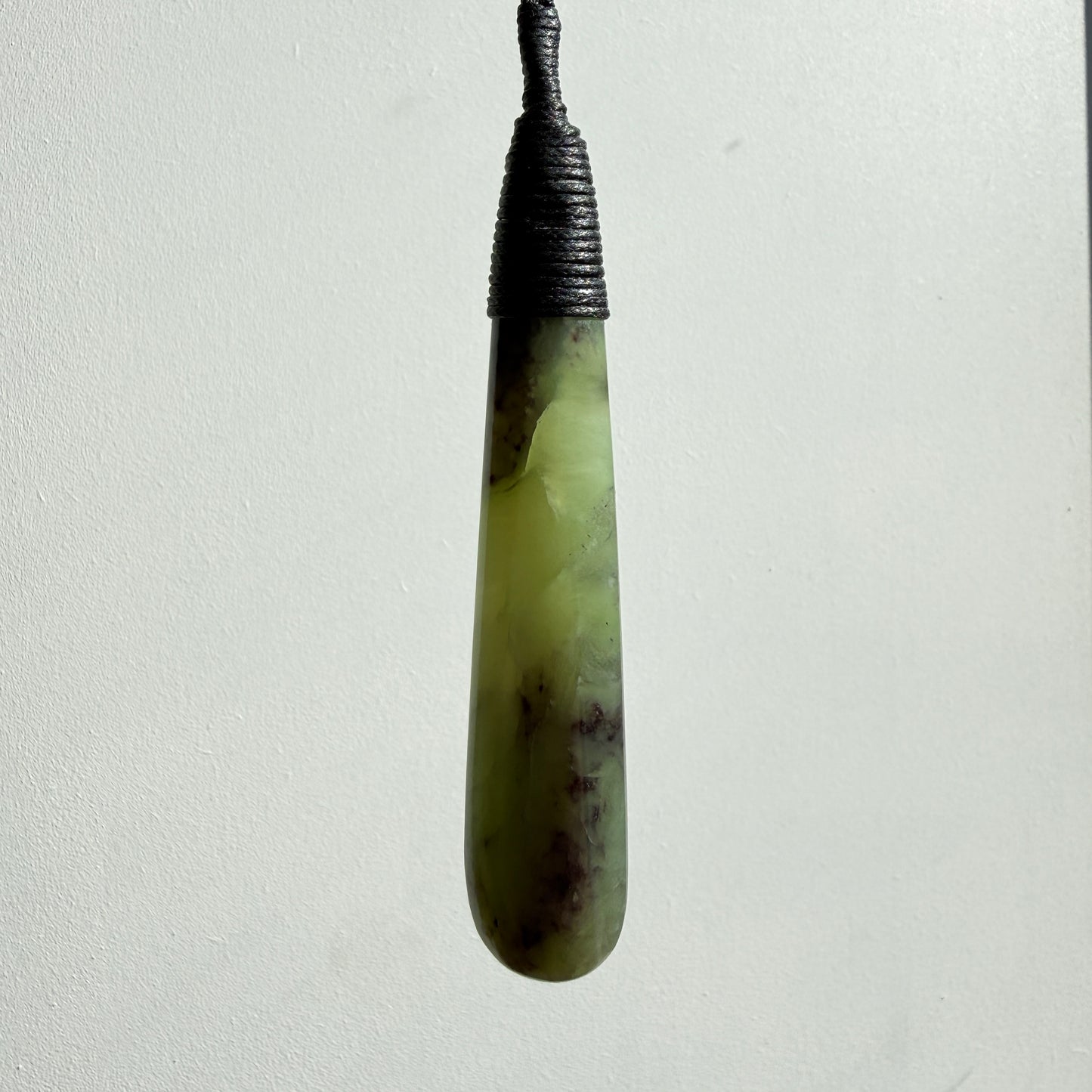 Roimata / Teardrop Pounamu Pendant - NZ Greenstone | Hapopo Īnanga Totoweka
