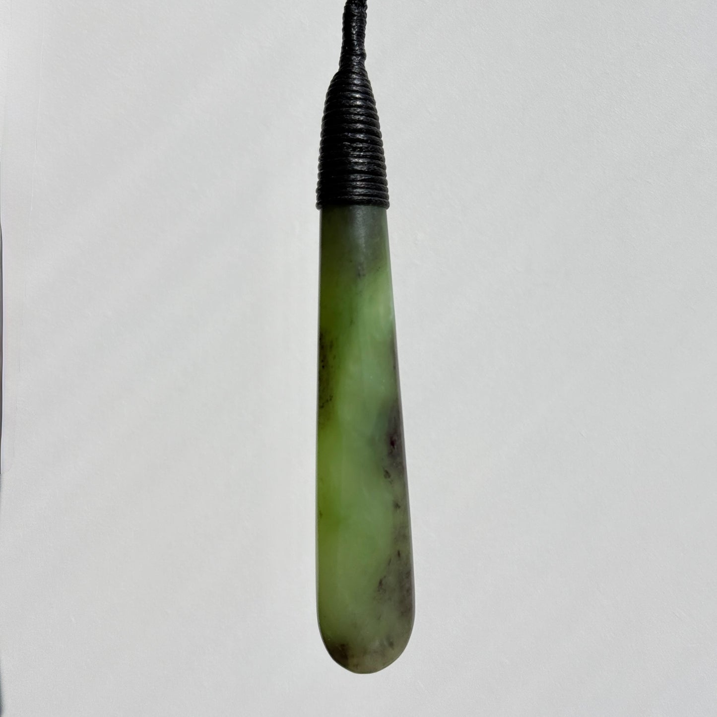 Roimata / Teardrop Pounamu Pendant - NZ Greenstone | Hapopo Īnanga Totoweka