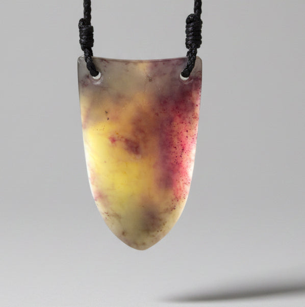 Niho / Tooth Pounamu Pendant - NZ Greenstone | Hapopo Totoweka