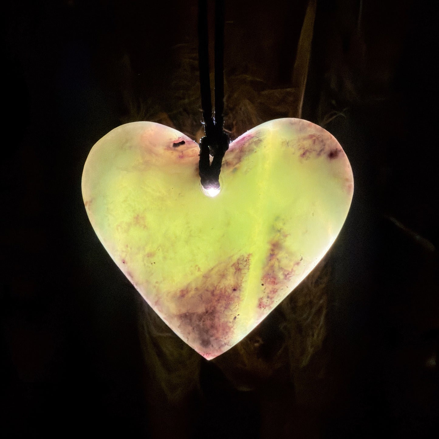 Manawa / Heart Pounamu Pendant - NZ Greenstone | Hapopo Īnanga Totoweka