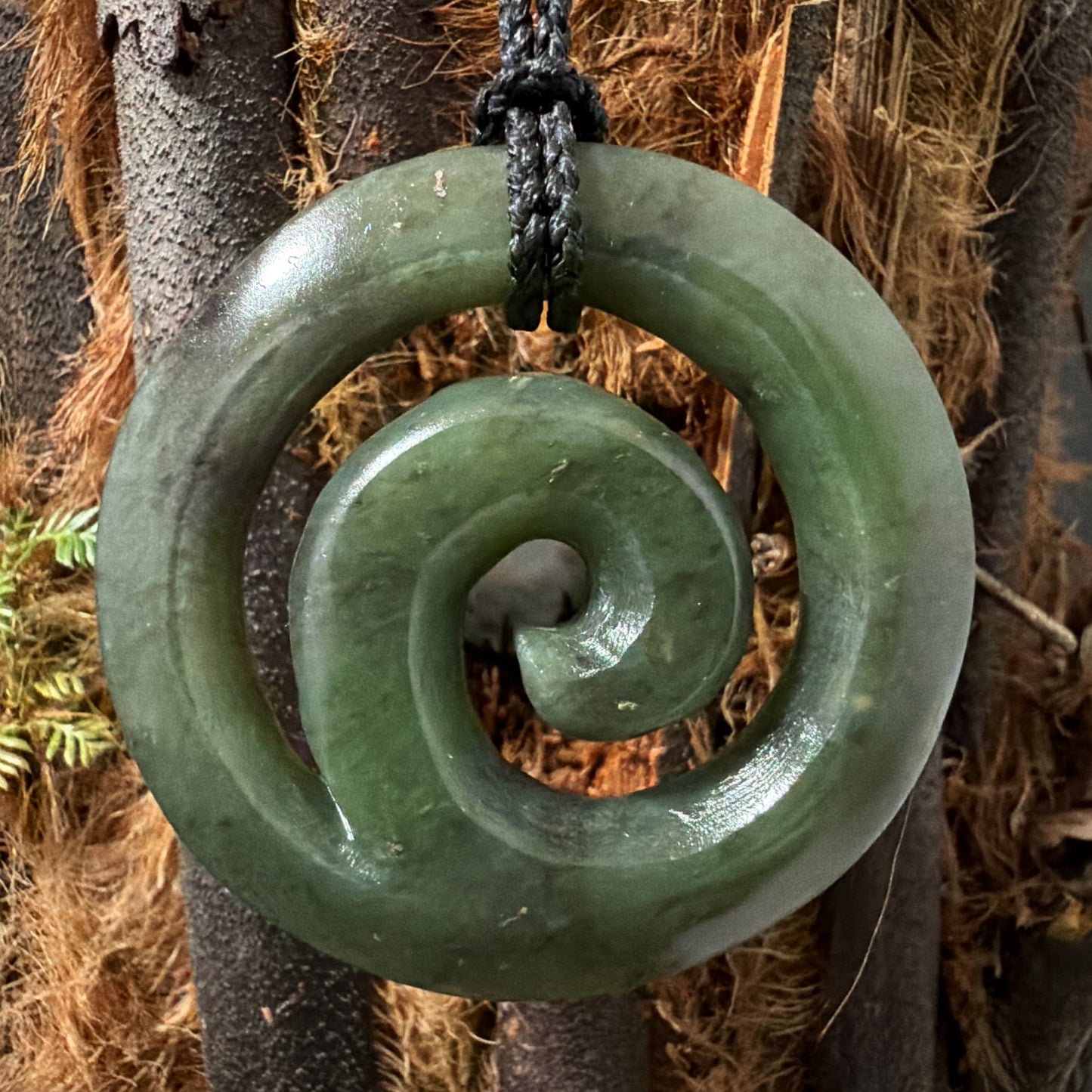 Koru / Fern Frond Pounamu Pendant - NZ Greenstone | Hapopo Totoweka