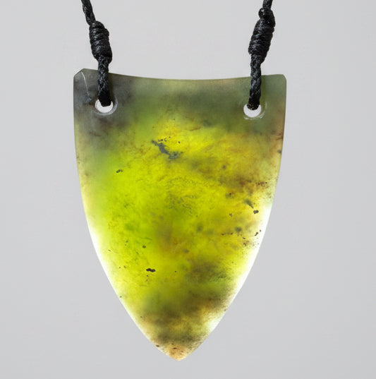 Niho / Tooth Pounamu Pendant - NZ Greenstone | Hapopo Totoweka