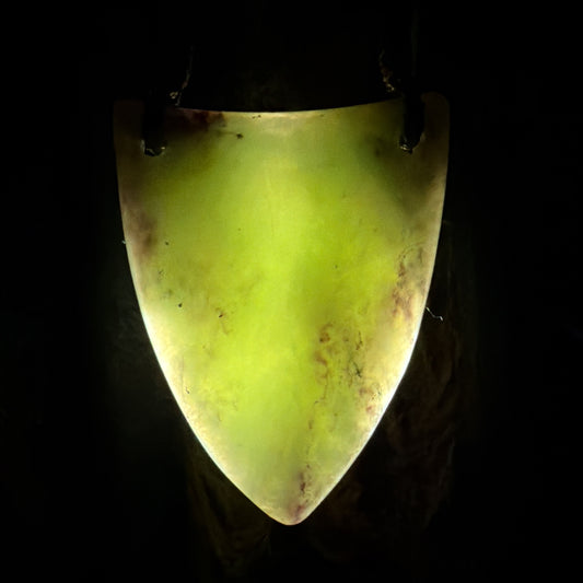 Niho / Tooth Pounamu Pendant - NZ Greenstone | Hapopo Īnanga Totoweka