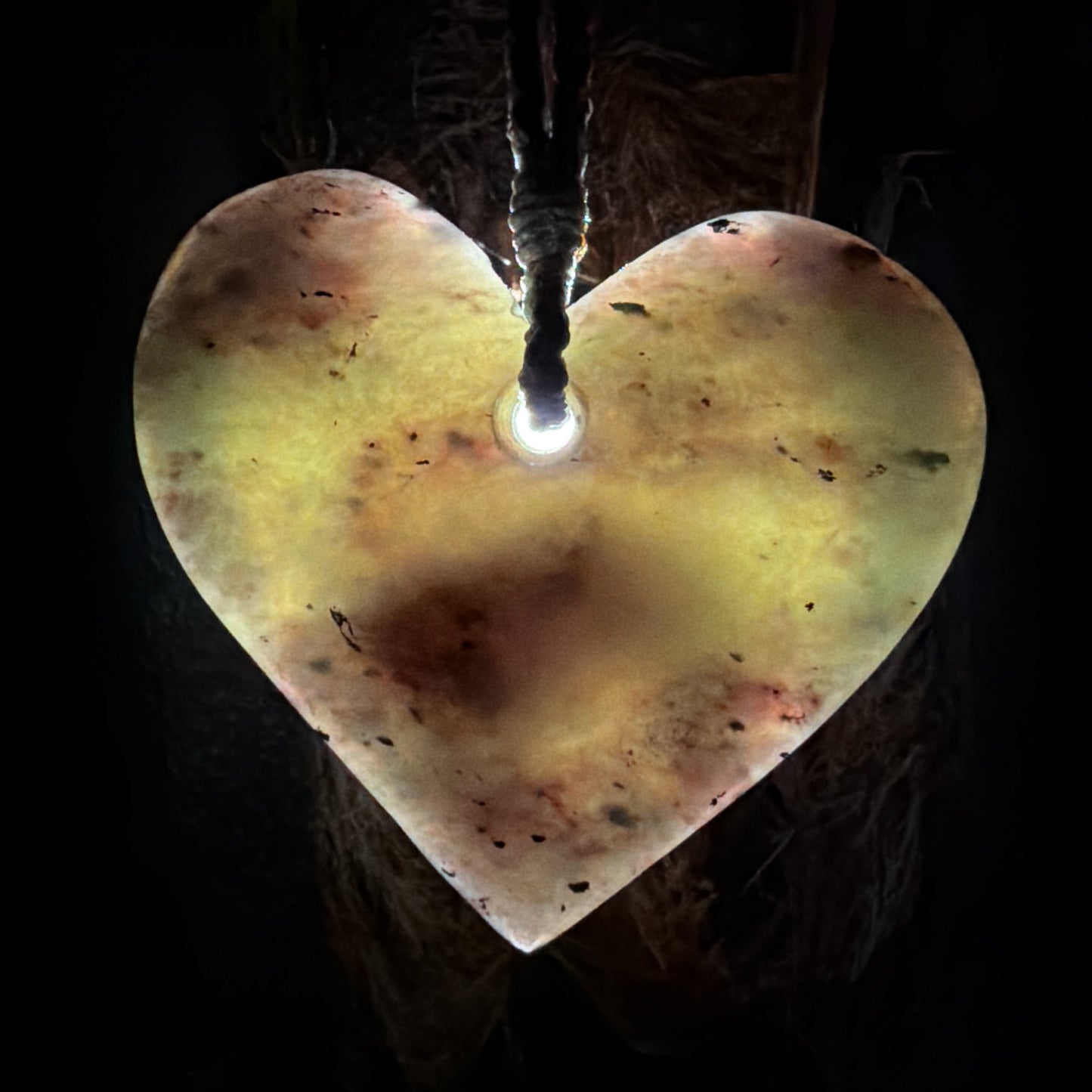 Manawa / Heart Pounamu Pendant - NZ Greenstone | Hapopo Īnanga Totoweka