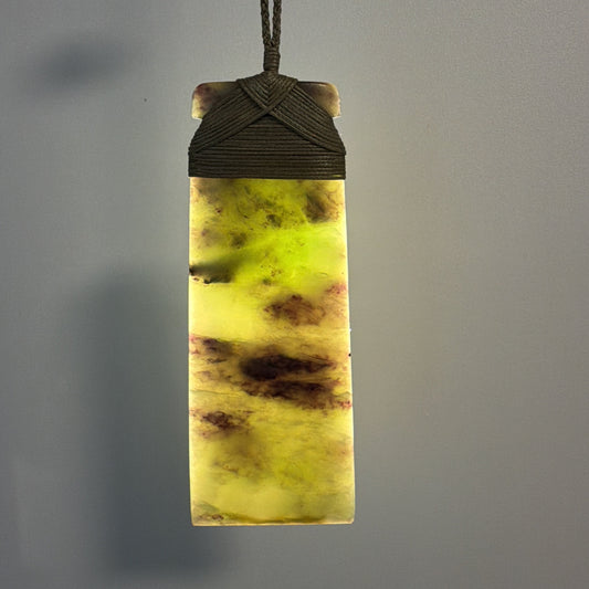 Toki / Adze Pounamu Pendant - NZ Greenstone | Hapopo Īnanga Totoweka