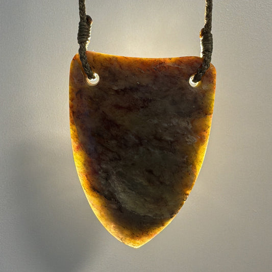 Niho / Tooth Pounamu Pendant - NZ Greenstone | Kōkopu Totoweka