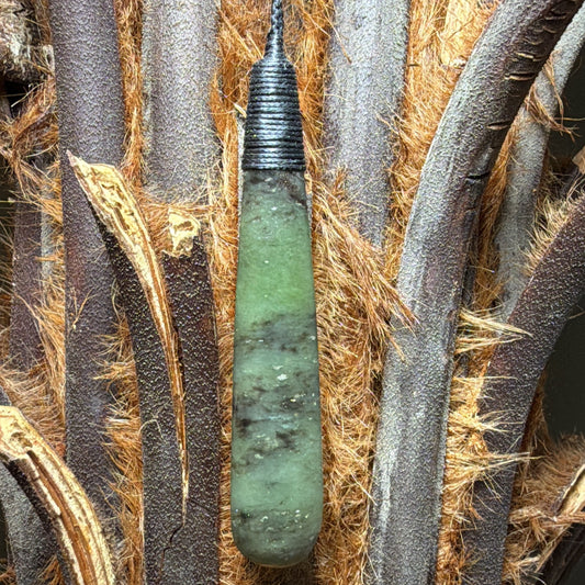 Roimata / Teardrop Pounamu Pendant - NZ Greenstone | Hapopo Totoweka