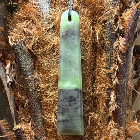 Toki / Adze Pounamu Pendant - NZ Greenstone | Hapopo Īnanga Totoweka