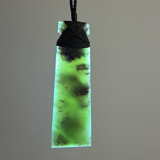 Toki / Adze Pounamu Pendant - NZ Greenstone | Hapopo Īnanga Totoweka