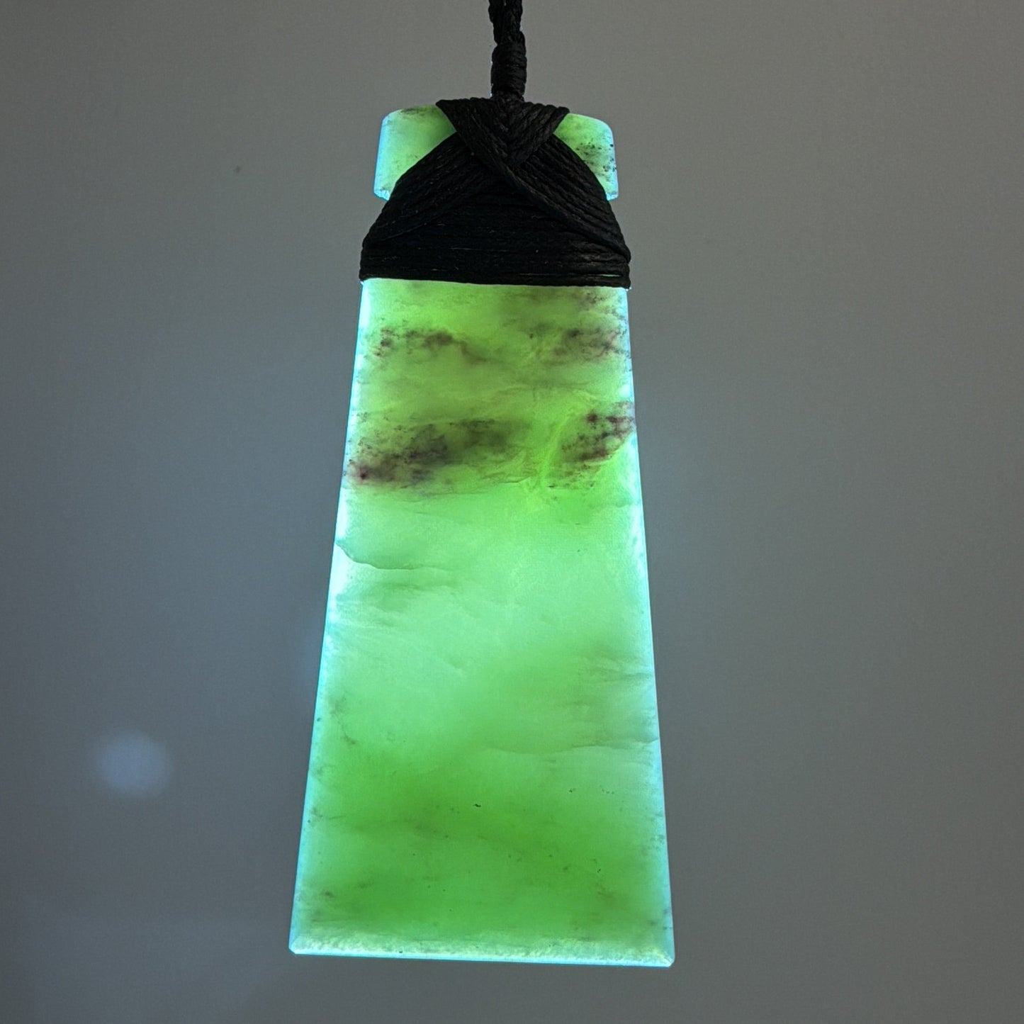 Toki / Adze Pounamu Pendant - NZ Greenstone | Hapopo Īnanga Totoweka
