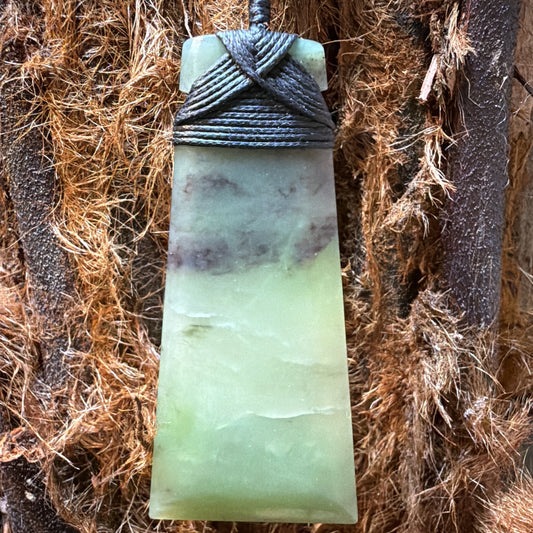 Toki / Adze Pounamu Pendant - NZ Greenstone | Hapopo Īnanga Totoweka